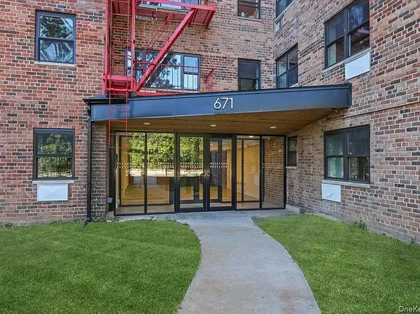 671 Bronx River Rd #10Q, Yonkers, NY 10704