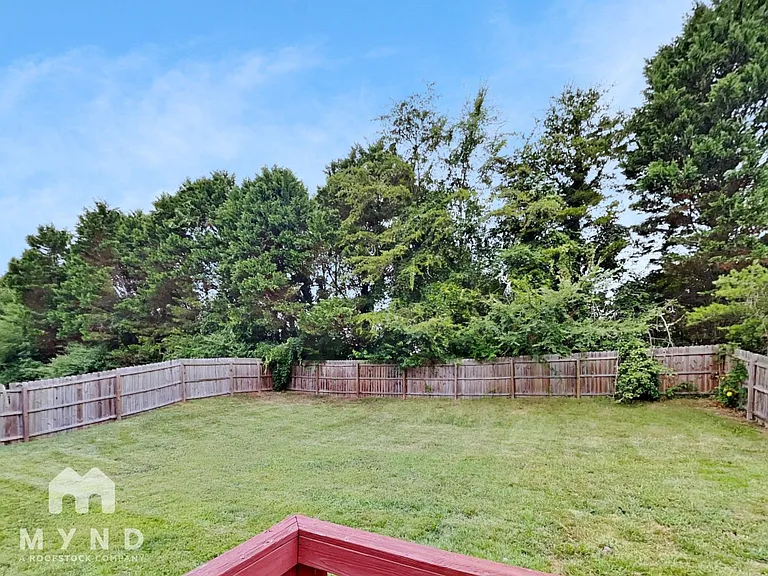 219 Chattaroy Dr — Photo 25