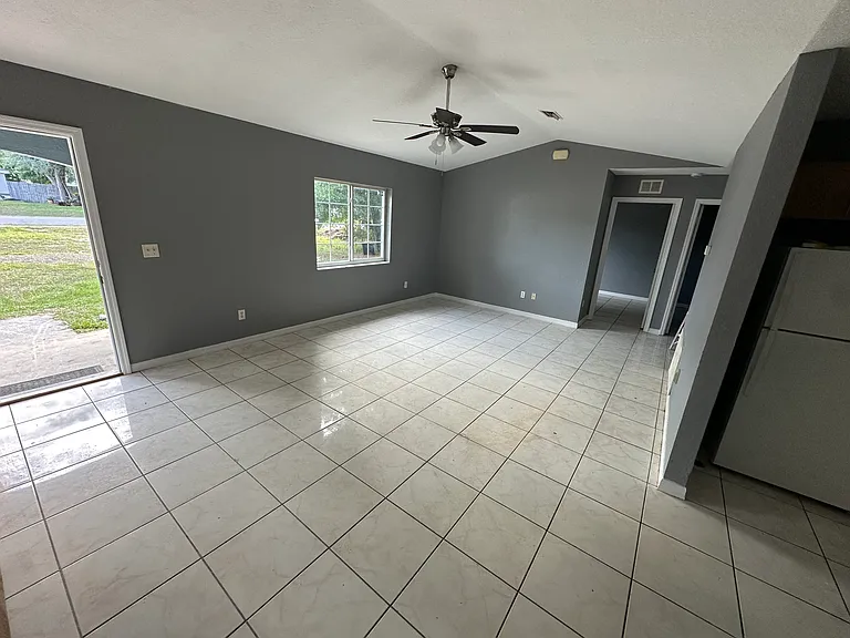 73 Cedar Rd — Photo 2