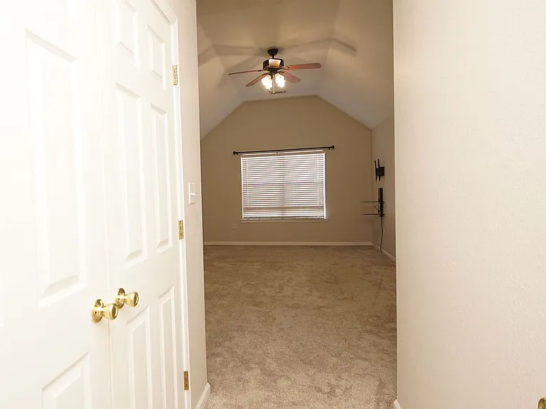 125 Farrah Ave — Photo 19
