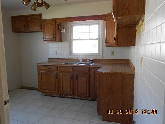 4th image of 432 W 16th St