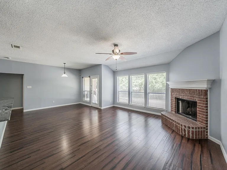 8109 Mosstree Dr — Photo 20