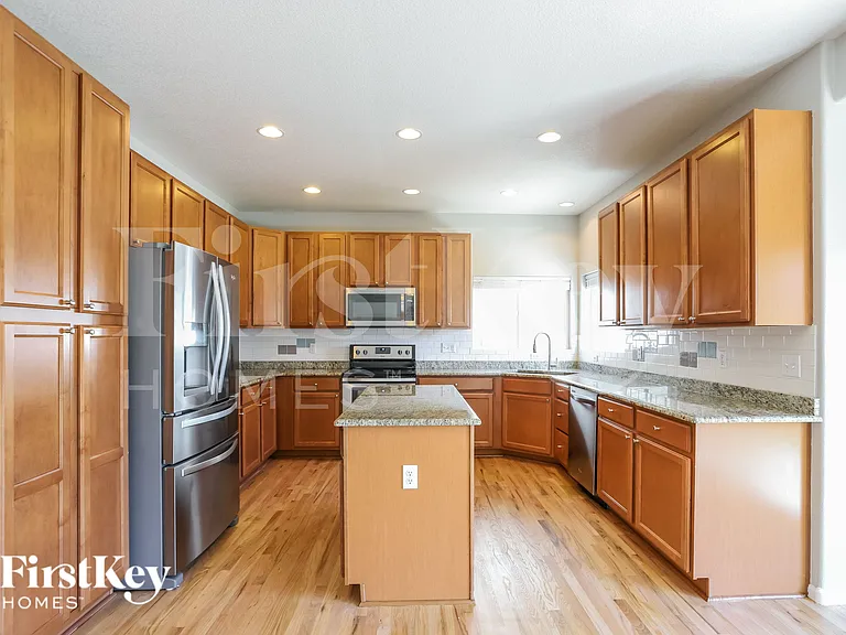10634 Lewiston St — Photo 7