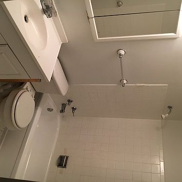 5th image of 644 Broadmoor Dr