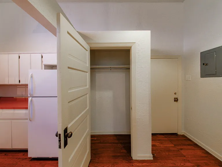Renovated Apartments in the Historic Broadway Market Building — Photo 72