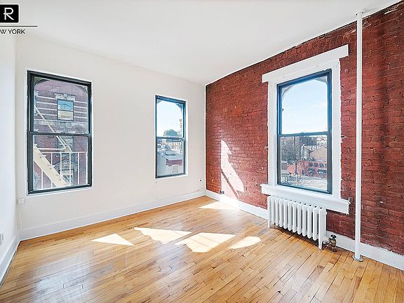 3rd image of 32 Jones St APT 4B