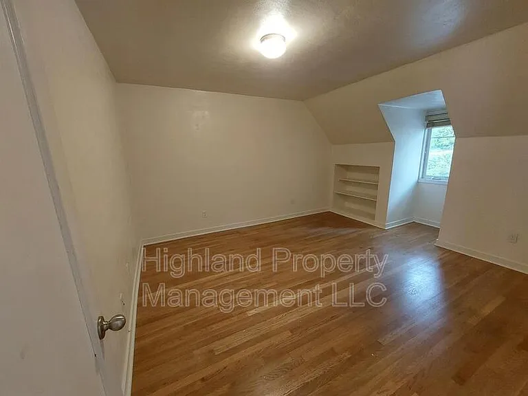 1020 NE B St #7 — Photo 12