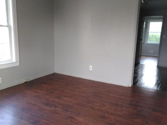 4th image of 1010 Clemmons St #A