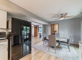 1034 Parkway Dr, Waterford, MI 48328