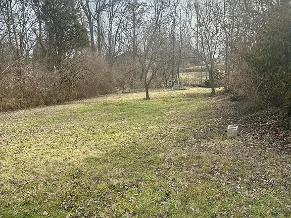 4th image of 1002 Race St