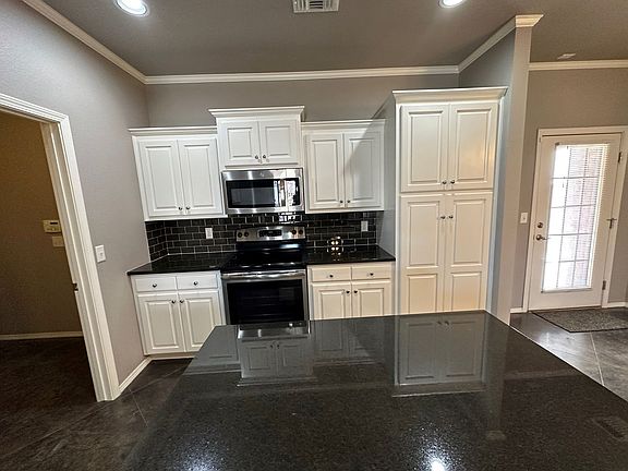 3rd image of 8001 Legacy Pkwy