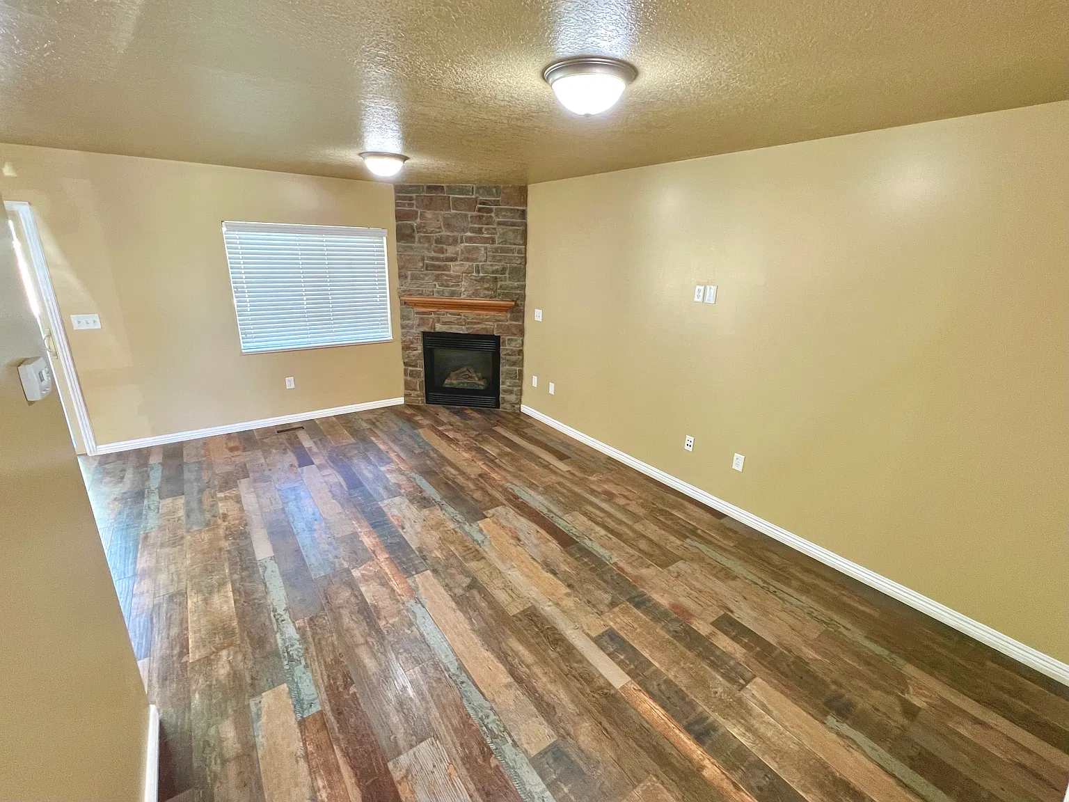 3 bed, 2050 sqft, $2,000 — Photo 4
