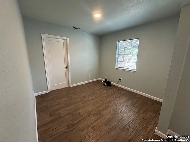1067 Rayburn Dr — Photo 19