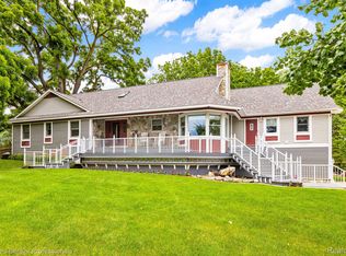 2931 Churchill Rd, Auburn Hills, MI 48326
