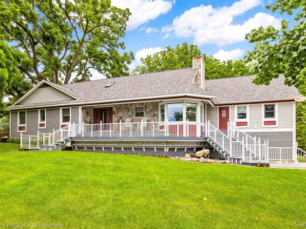 2931 Churchill Rd, Auburn Hills, MI 48326