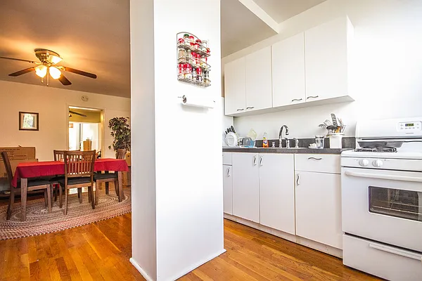 Rented by Twyford Real Estate | media 13