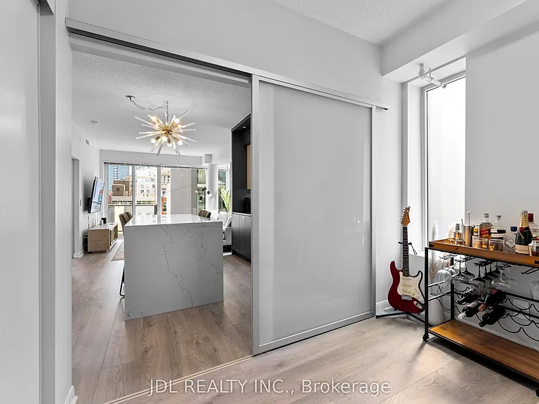 435 Richmond St W #610 — Photo 24