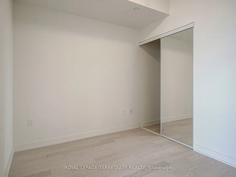 330 Richmond St W #2308 — Photo 12