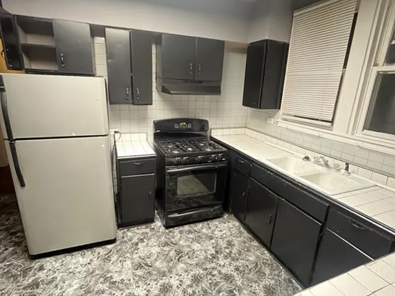 7927 S Muskegon Ave — Photo 2
