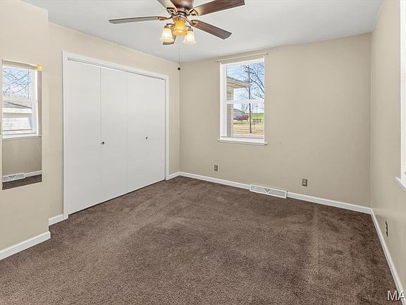 5th image of 406 Henry St
