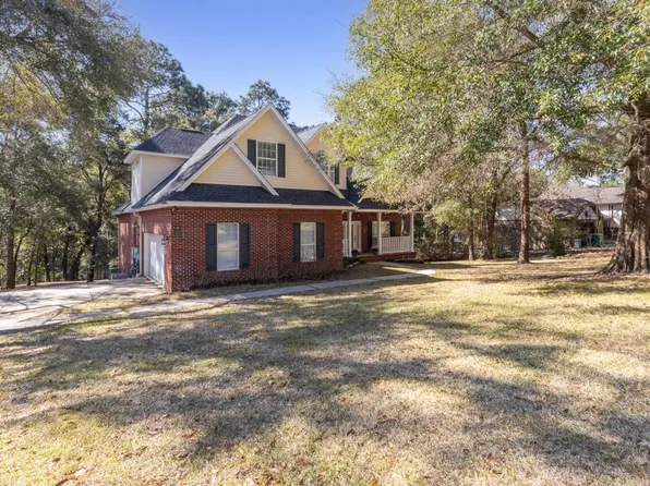 525 Golf Course Dr, Niceville, FL 32578