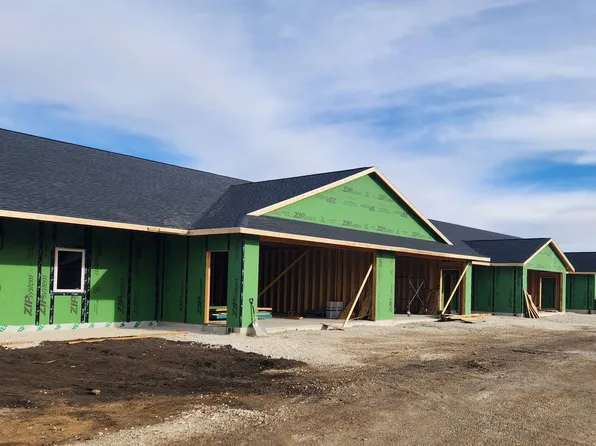 106 Highland Dr Unit 2, Decorah, IA 52101