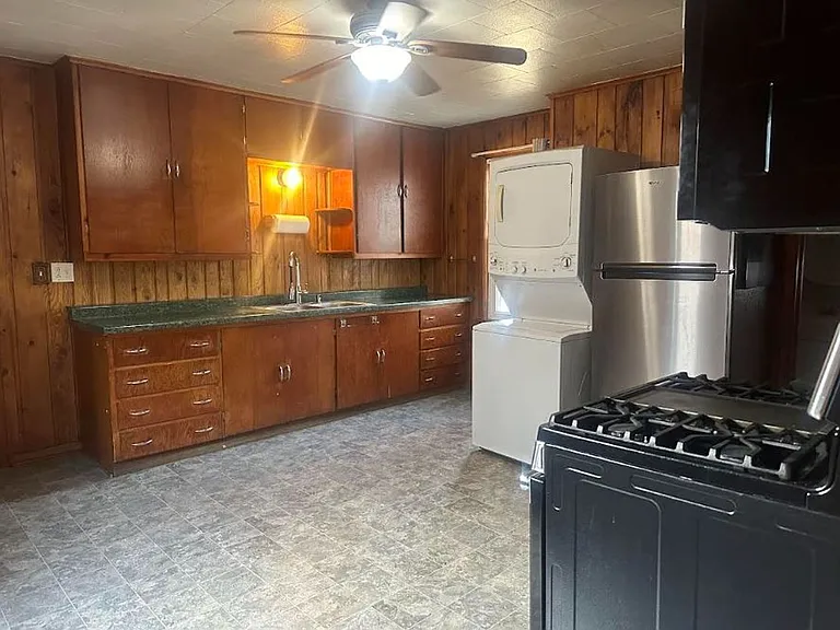 2214 California St NE — Photo 28