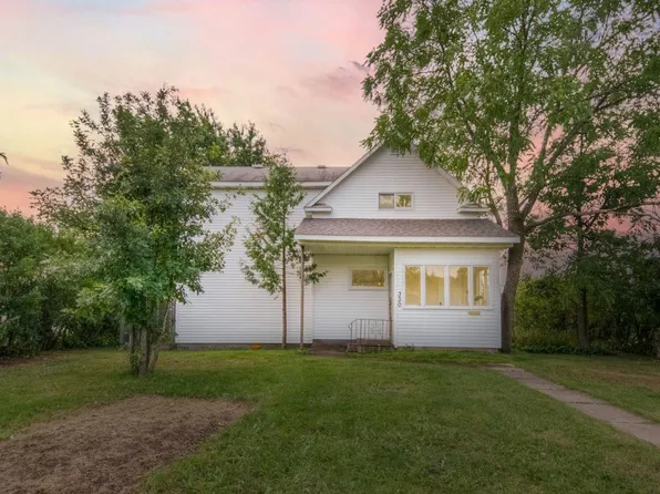 330 6th St, Proctor, MN 55810