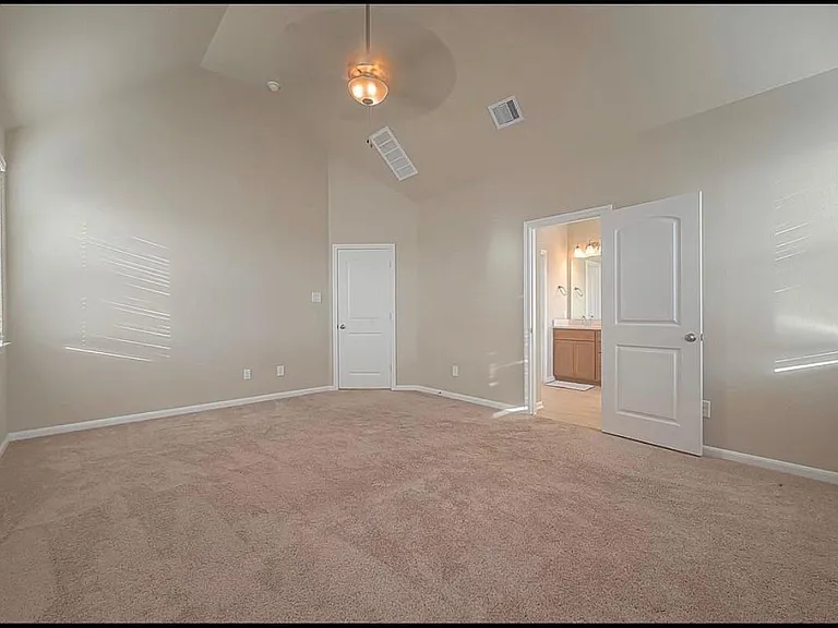 8700 Laurel Crest Dr — Photo 30