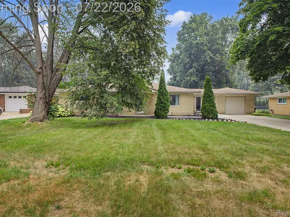 5577 Althea St, Shelby Township, MI 48316