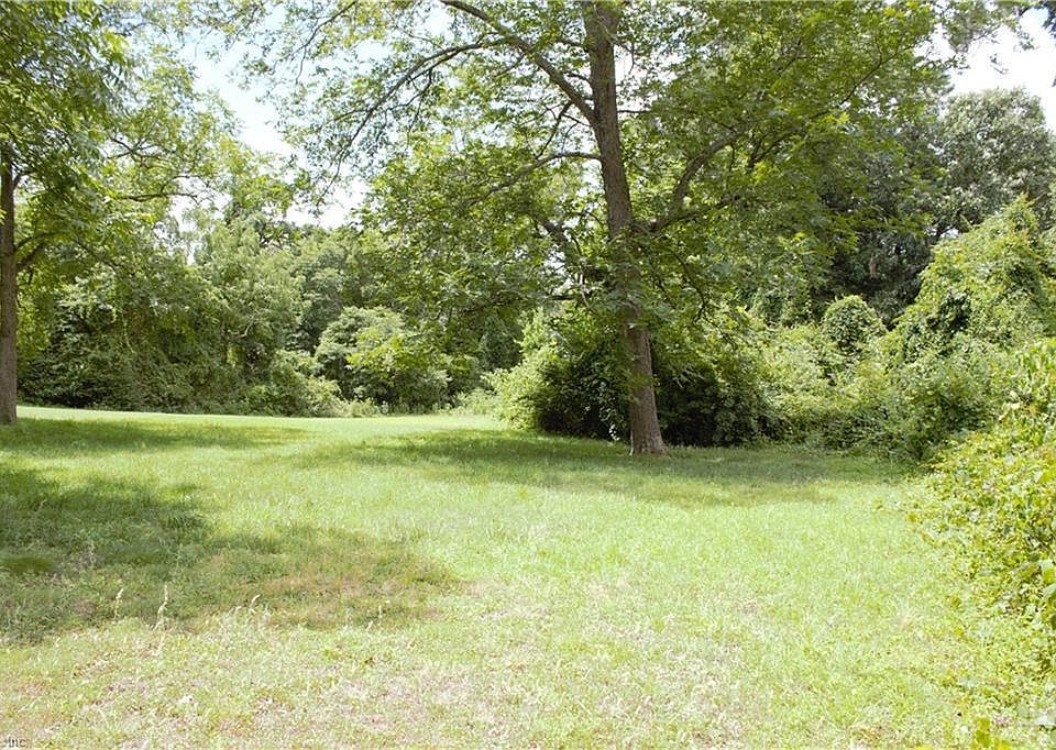 2nd image of 2080 River Rd