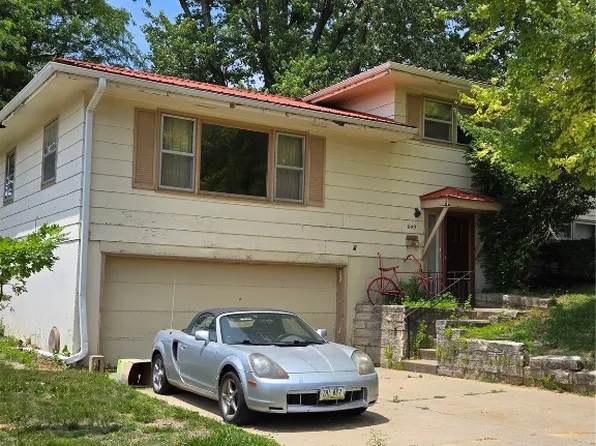 649 40th St SE, Cedar Rapids, IA 52403