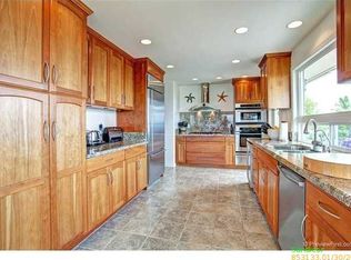 886 Amiford Dr, San Diego, CA 92107