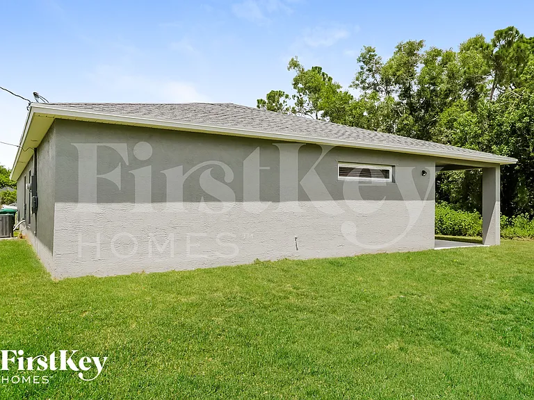 623 SW Homeland Rd — Photo 14