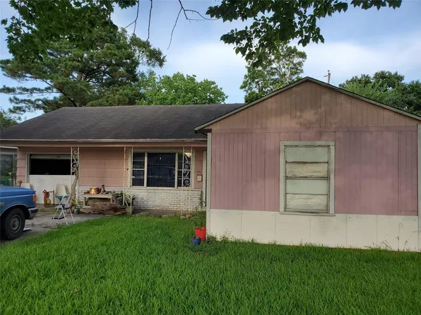 1507 Scarborough Ln, Pasadena, TX 77502