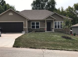 1804 SW McArthur St, Blue Springs, MO 64015