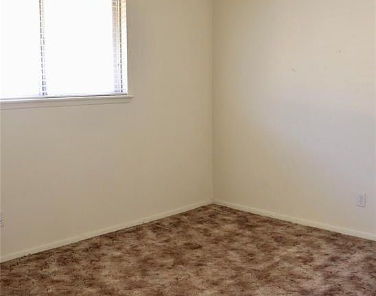 5th image of 2944 SW 52nd Pl