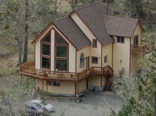 950 Bear Creek Rd, Cave Junction, OR 97523