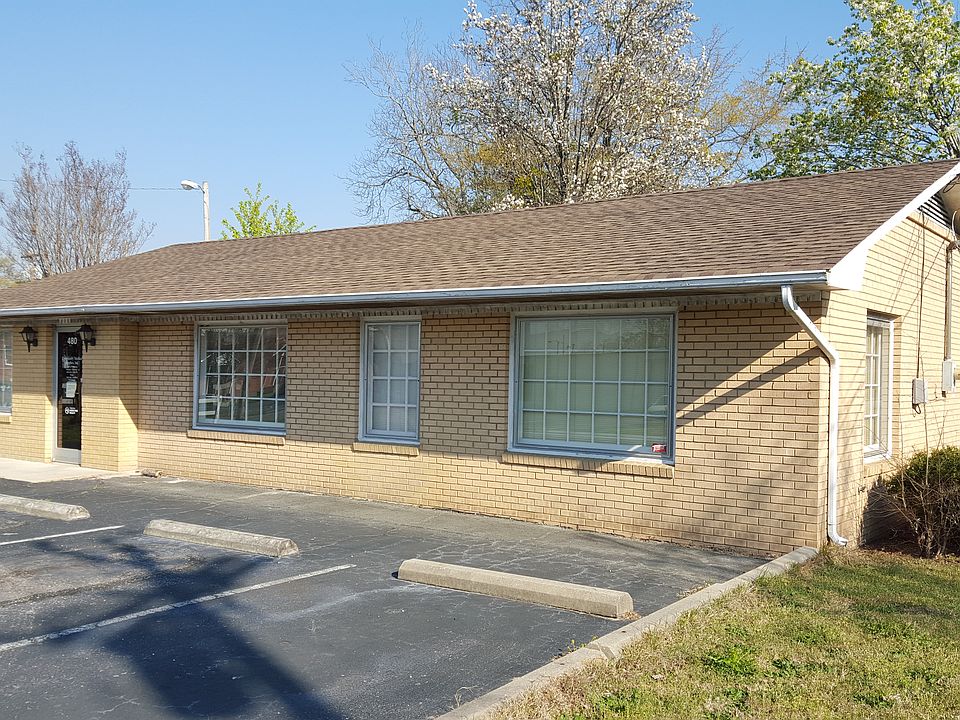 2nd image of 480 E 9th St