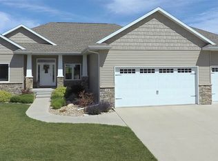 930 Fox Ridge Rd, Dike, IA 50624