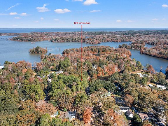 3rd image of 109 Cove Ln