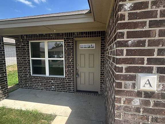 2nd image of 3103 Stonewall Dr #A