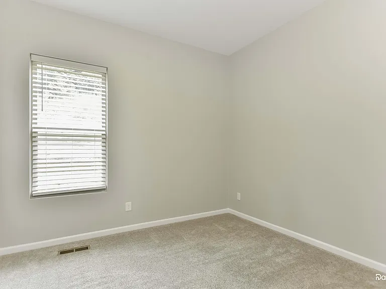 1010 Chisolm Trl — Photo 11