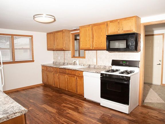 3rd image of 216 4th St E