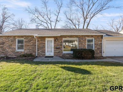 770 S 69th St, Omaha, NE, 68106