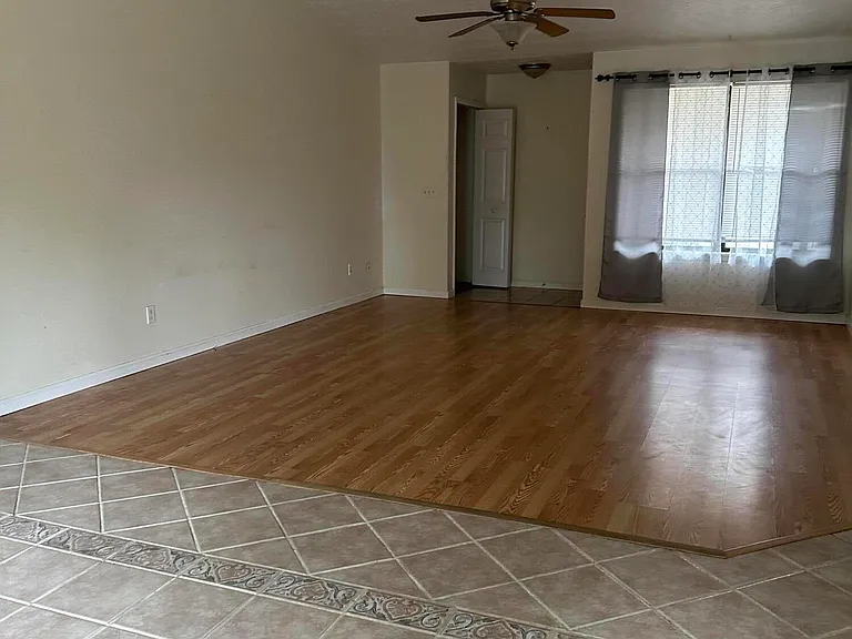 4253 Huntington Forest Blvd — Photo 2