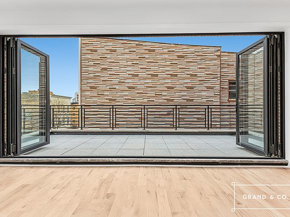 5th image of 589 Metropolitan Ave Unit Penthouse