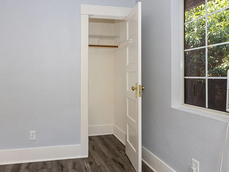719 N Coronado St — Photo 31