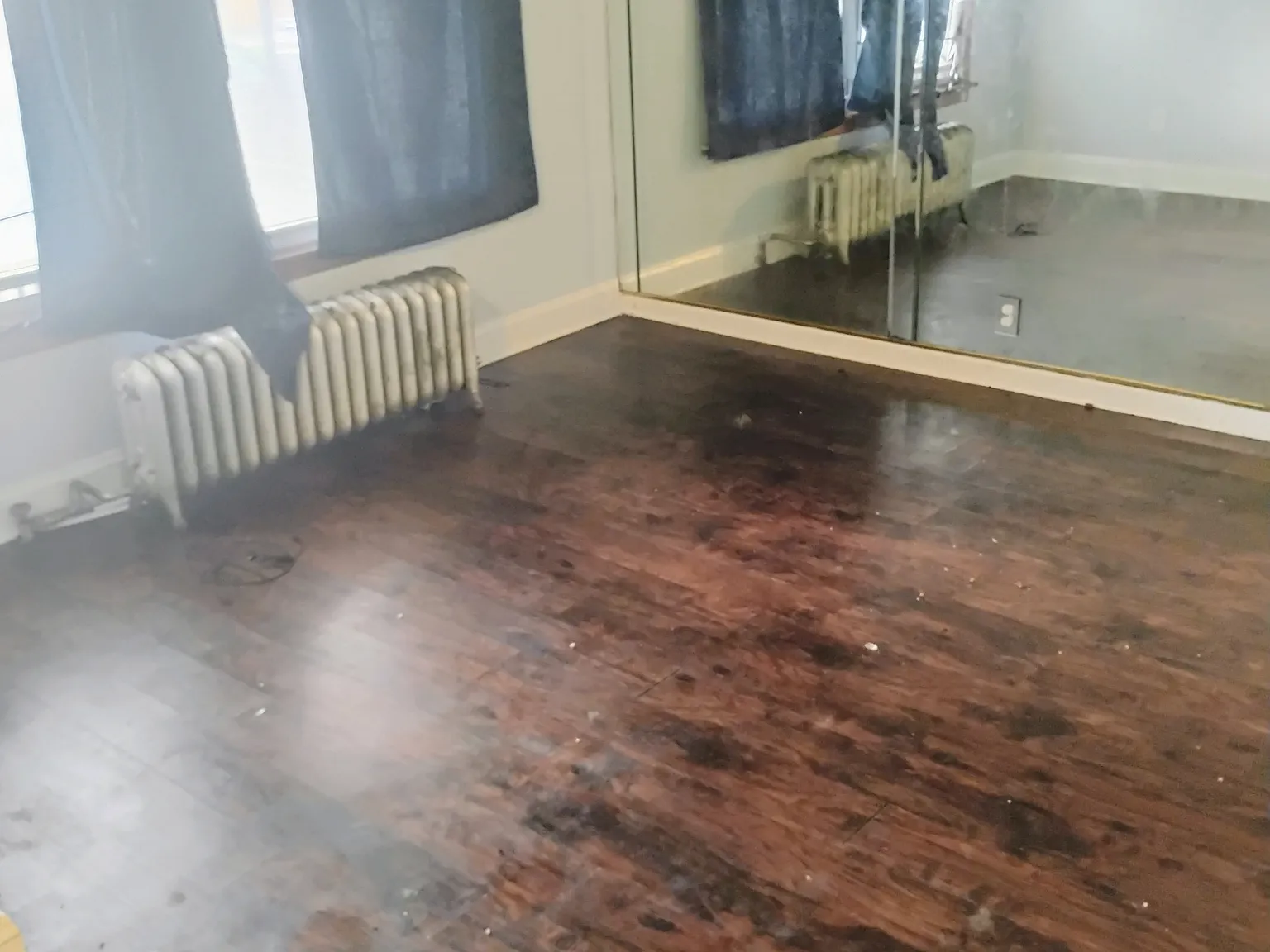 3 bed, 1110 sqft, $2,100 — Photo 2