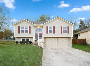 100 NE Topaz Dr, Lees Summit, MO 64086